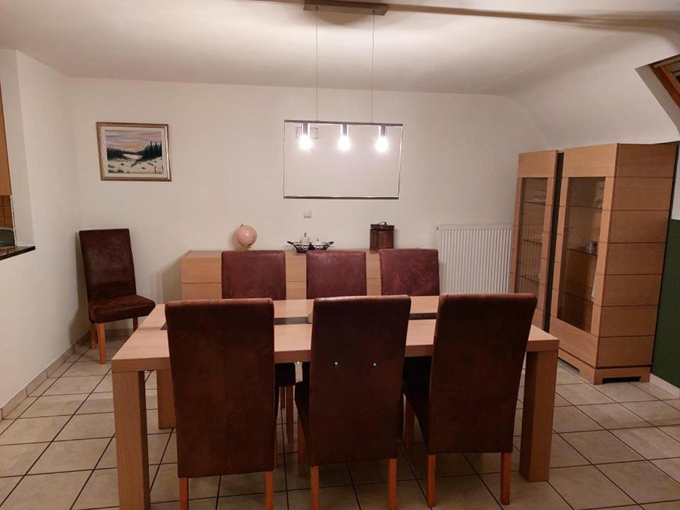 Aux Trois Petits Cochons Daire Hotton Dış mekan fotoğraf